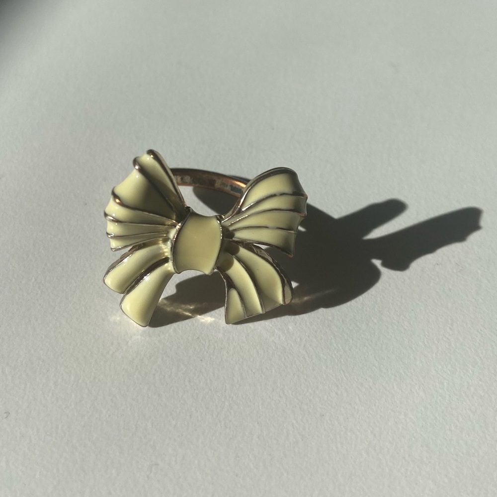 Ribbon bow ring - white and golden - ~size 8